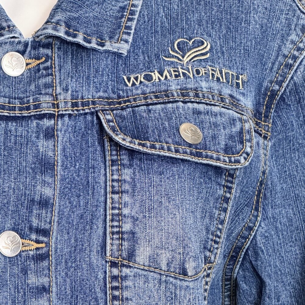 Women of Faith Denim Jacket M Blue Embroidered Button Front  Long Sleeve Pockets - Picture 4 of 9